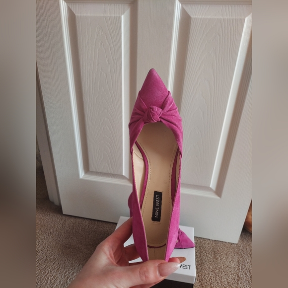 Nine West pumps - Picture 4 of 5